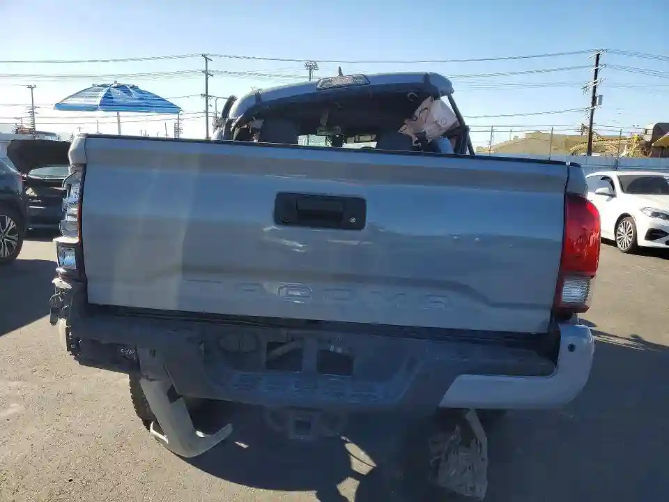 3TMAZ5CN5JM055296 2018 TOYOTA TACOMA TRD-5