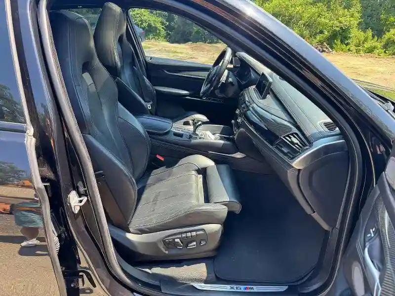 5YMKW8C36H0U72380 2017 BMW X6-4