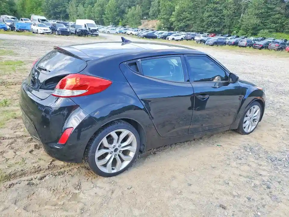 KMHTC6AD1FU232290 2015 HYUNDAI VELOSTER-2