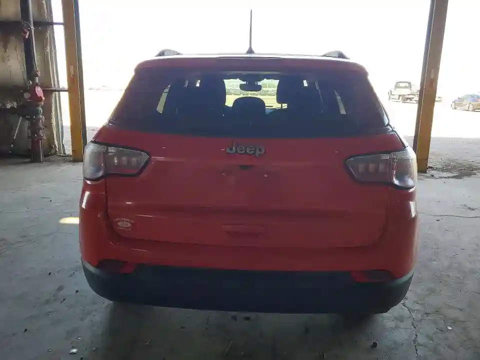 3C4NJCAB0JT123581 2018 JEEP COMPASS-5