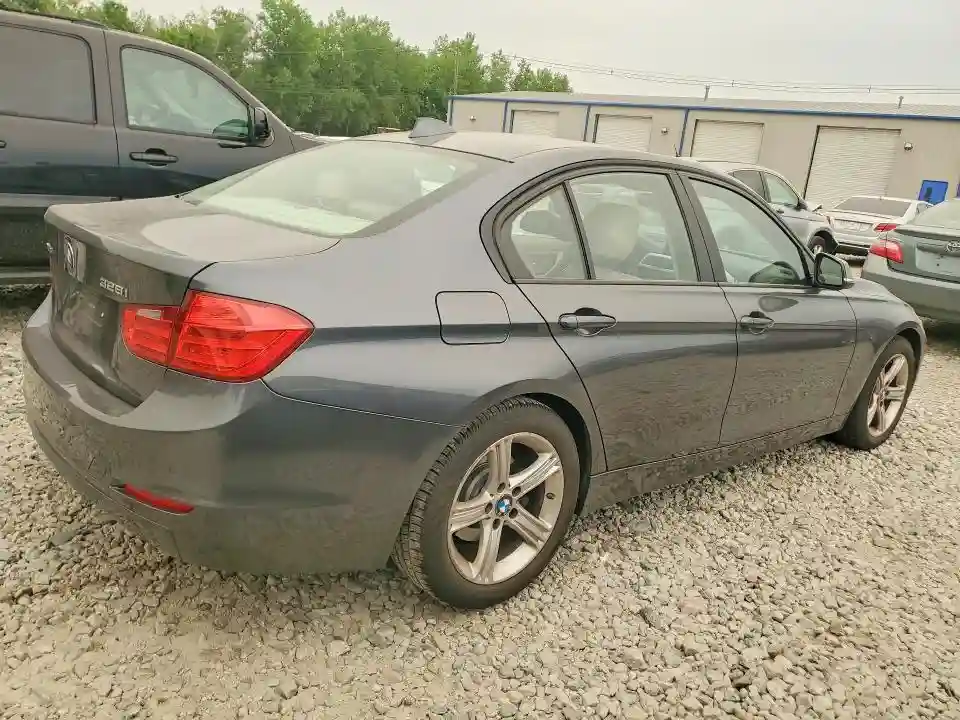 WBA3B3C56DJ810665 2013 BMW 3 SERIES-2