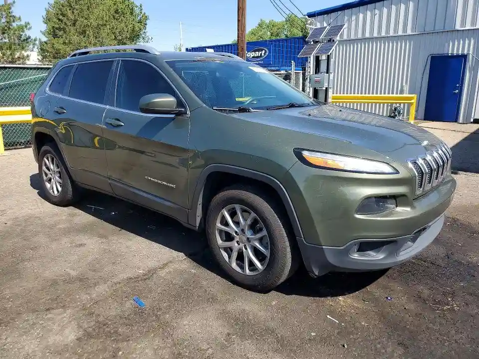 1C4PJMCB7JD602291 2018 JEEP CHEROKEE-3