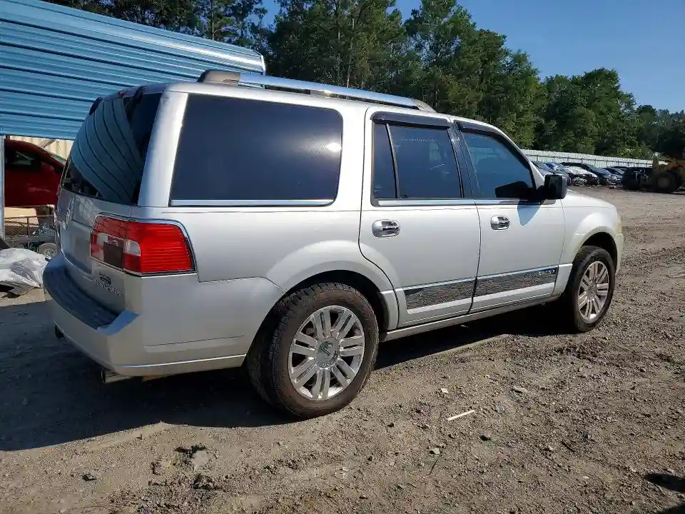 5LMJJ2J51BEJ06284 2011 LINCOLN NAVIGATOR-2