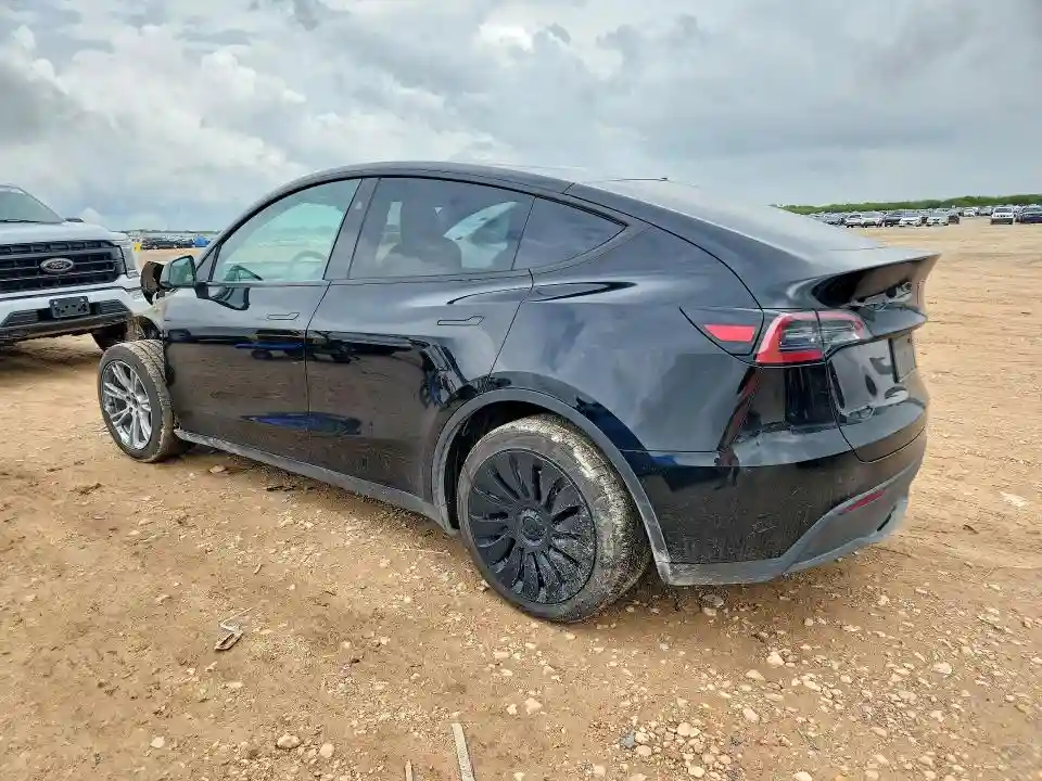 7SAYGDEE7PA202775 2023 TESLA MODEL Y-1