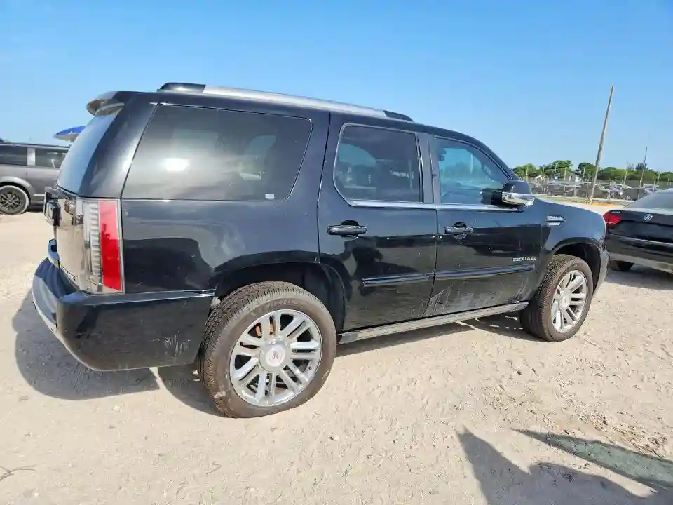 1GYS3CEF8DR137844 2013 CADILLAC ESCALADE-2