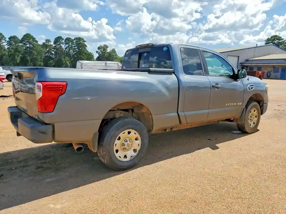 1N6BA1C37HN561812 2017 NISSAN TITAN-2