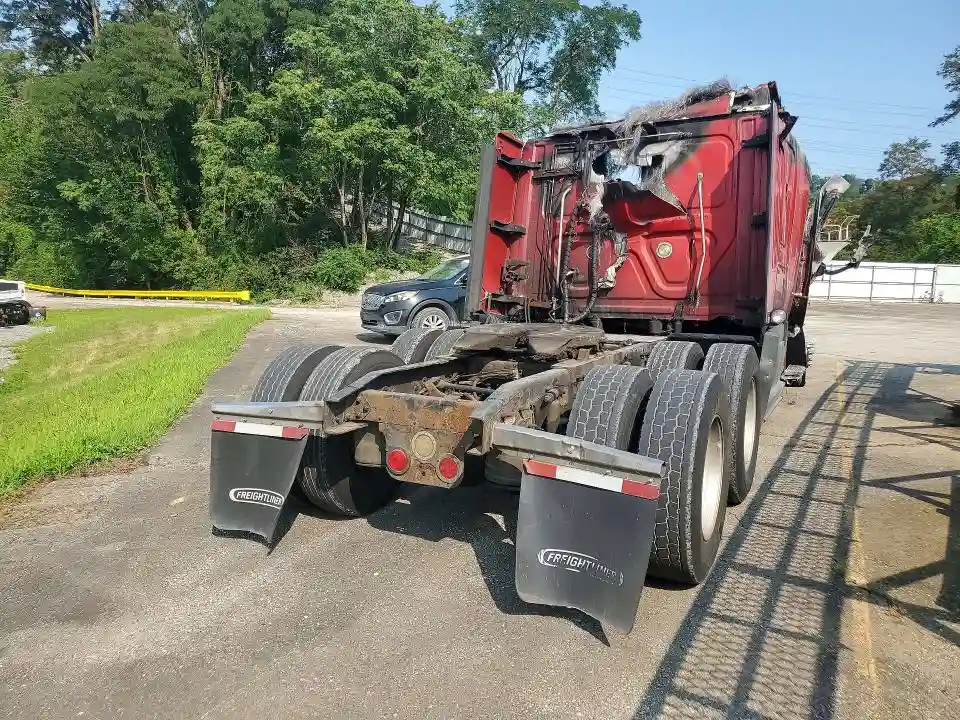 1FUJGLD51FLGE8274 2015 FREIGHTLINER ALL MODELS-2