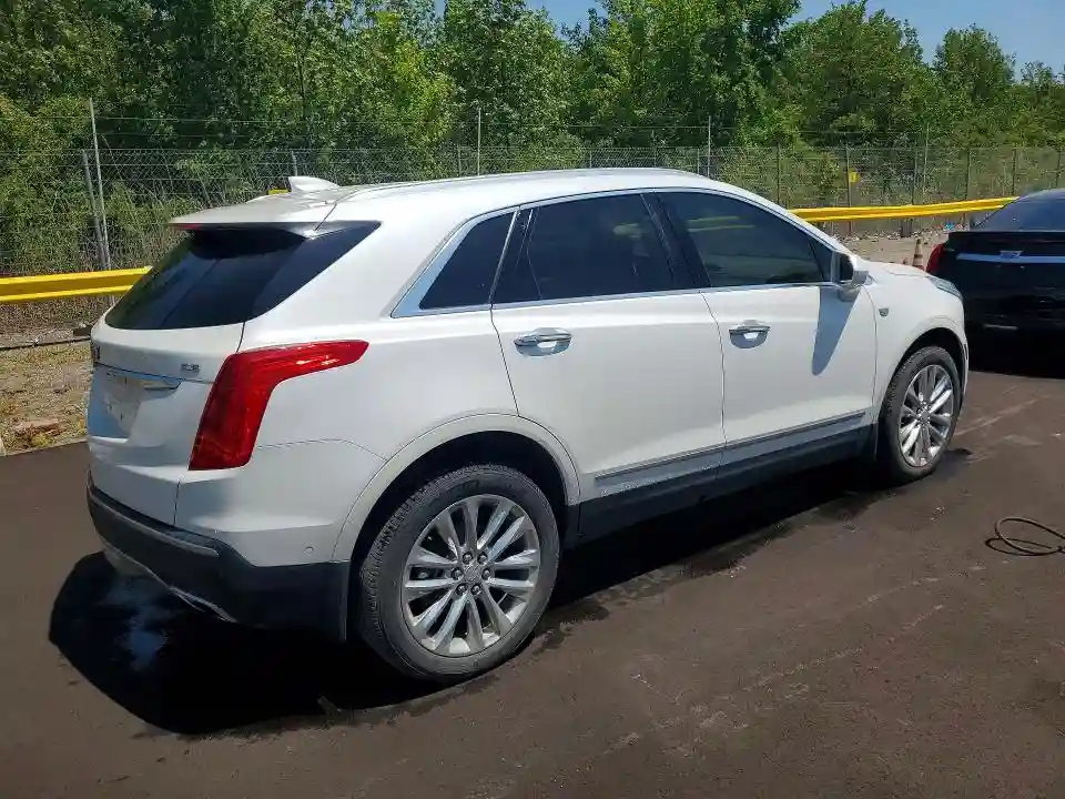 1GYKNFRS5HZ123473 2017 CADILLAC XT5-2