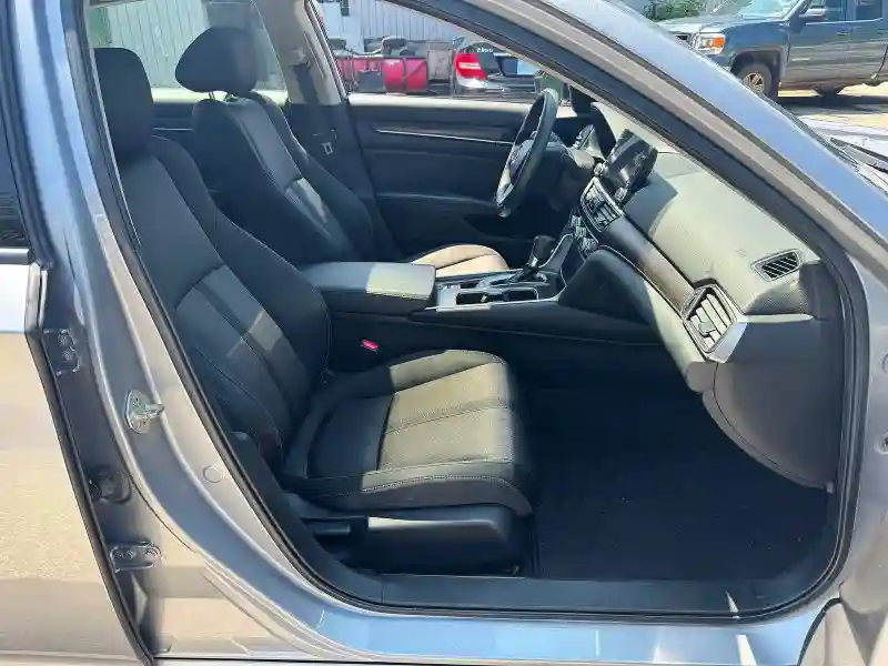 1HGCV1F44KA033841 2019 HONDA ACCORD-4