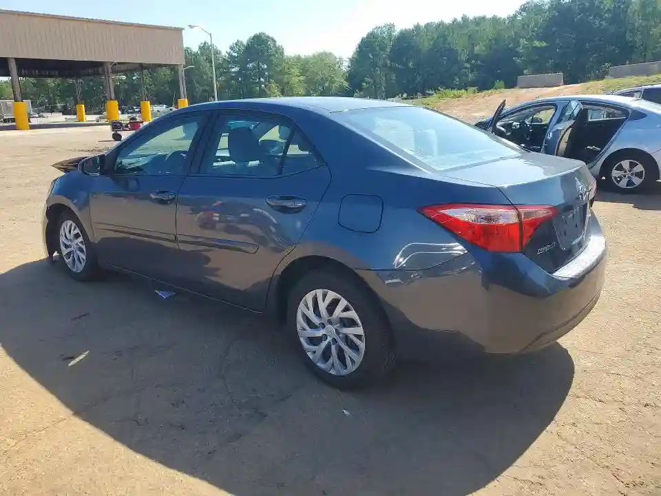 5YFBURHE4JP776091 2018 TOYOTA COROLLA-1
