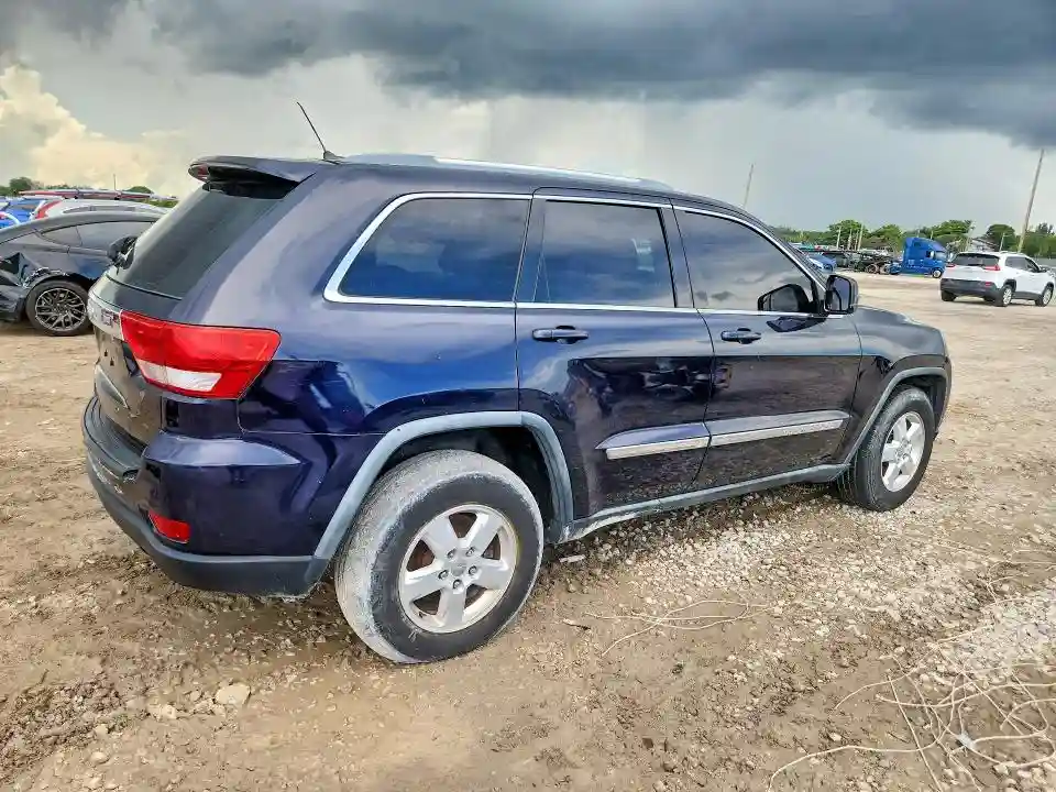 1J4RR4GG2BC540873 2011 JEEP CHEROKEE-2