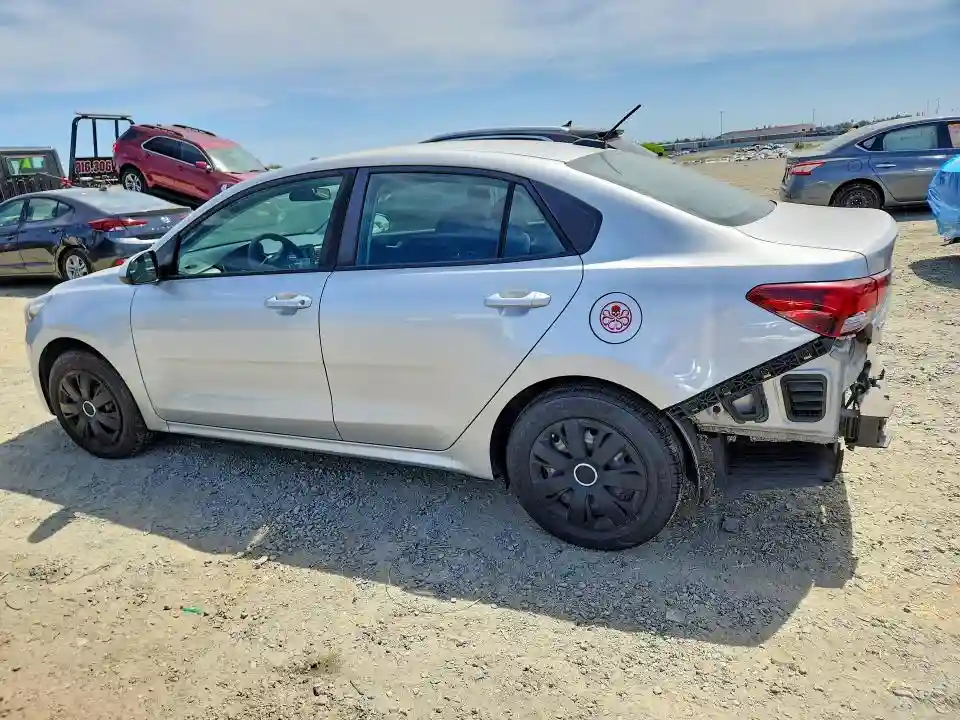 3KPA24AB1JE086109 2018 KIA RIO-1