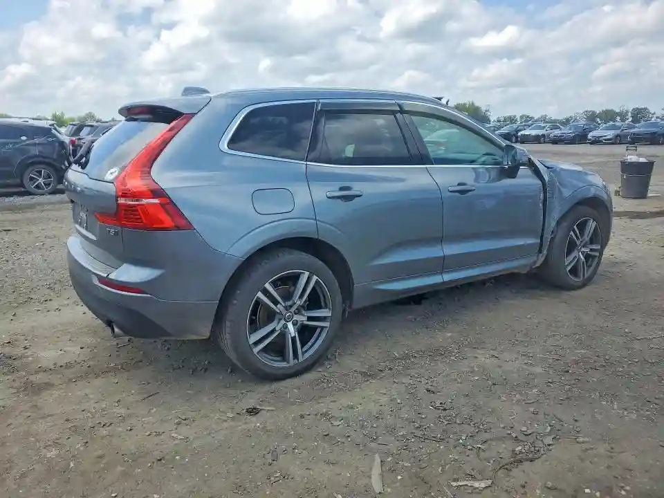 YV4102RKXM1797990 2021 VOLVO XC60-2
