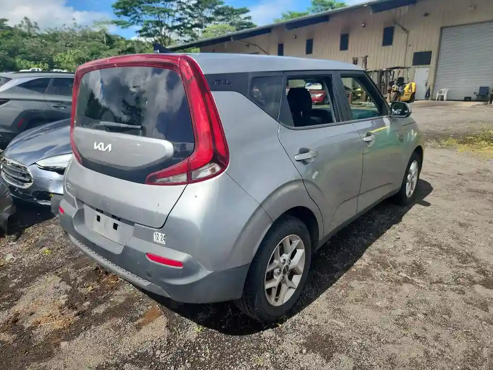 KNDJ23AU7N7807566 2022 KIA SOUL-2