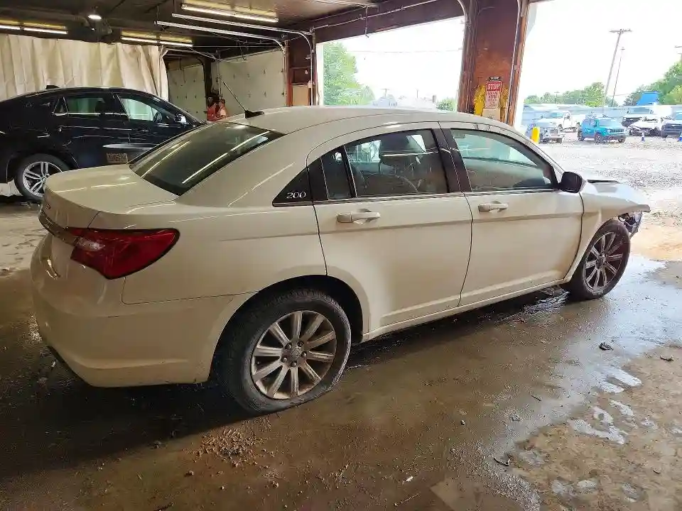 1C3CCBBB1DN579835 2013 CHRYSLER 200-2