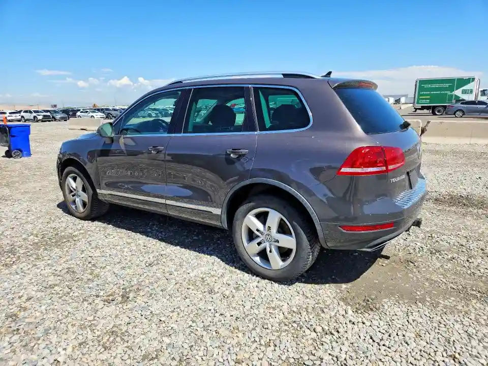 WVGFK9BP0BD003295 2011 VOLKSWAGEN TOUAREG-1