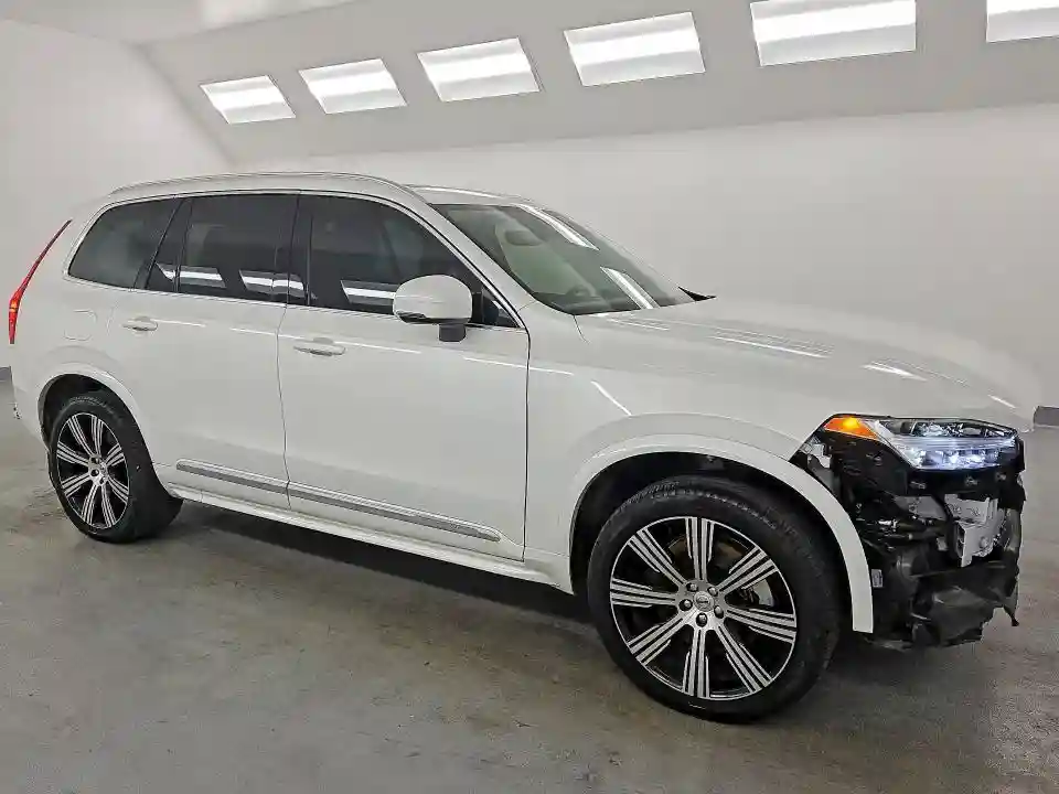 YV4H60CE4R1203406 2024 VOLVO XC90-3