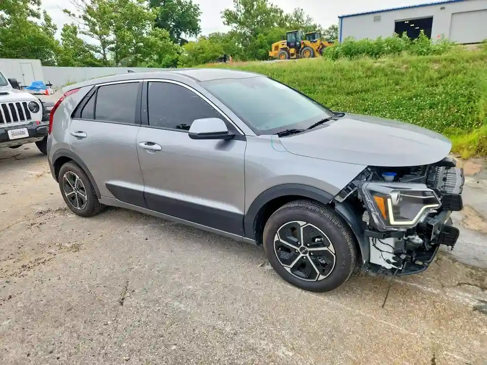 KNDCP3LE5T5322688 2026 KIA NIRO-3