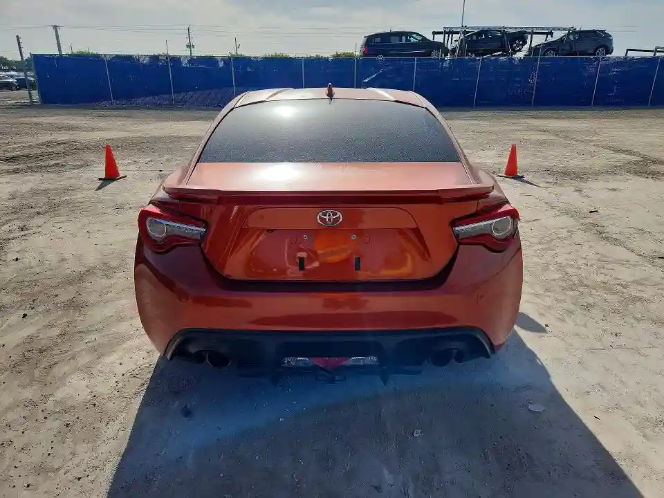 JF1ZNAA19H8705467 2017 TOYOTA 86-5