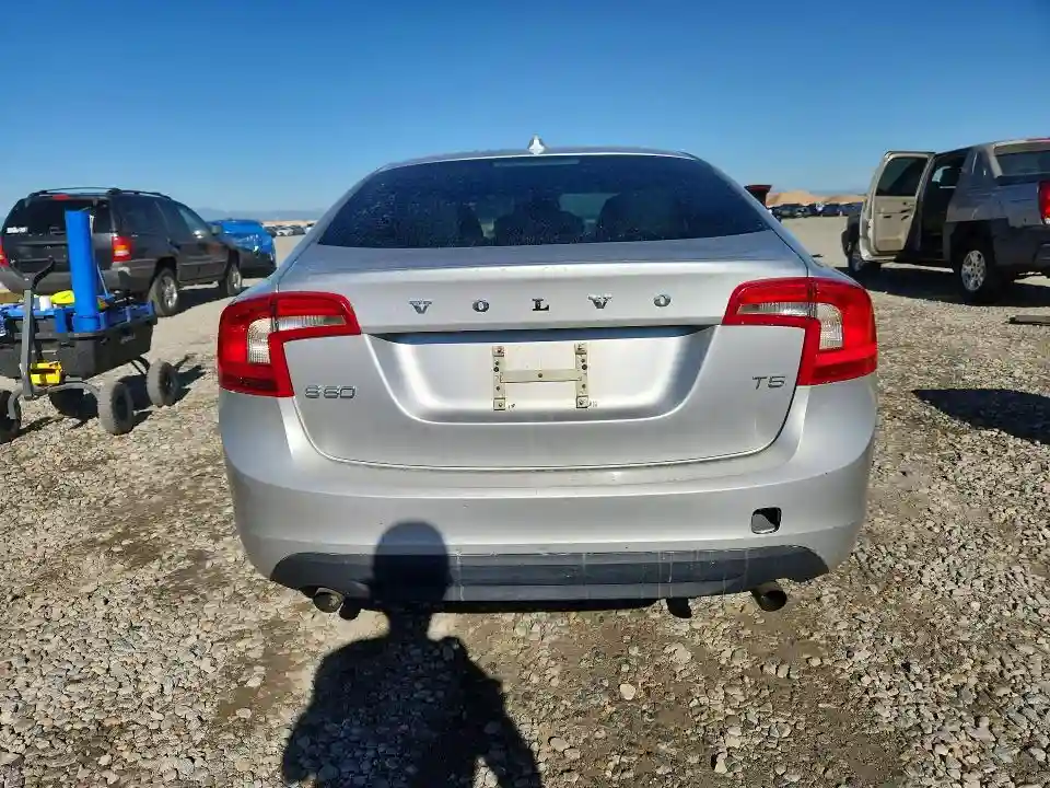 YV1622FS9C2040895 2012 VOLVO S60-5