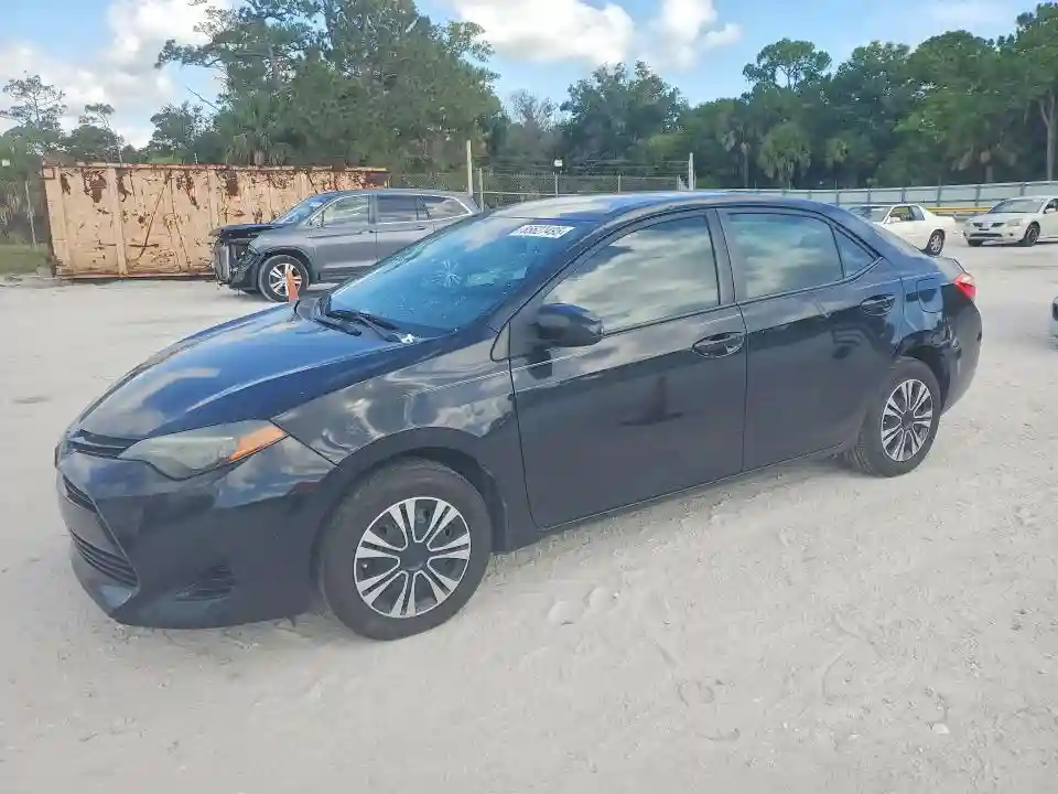 5YFBURHE9JP769864 2018 TOYOTA COROLLA-0
