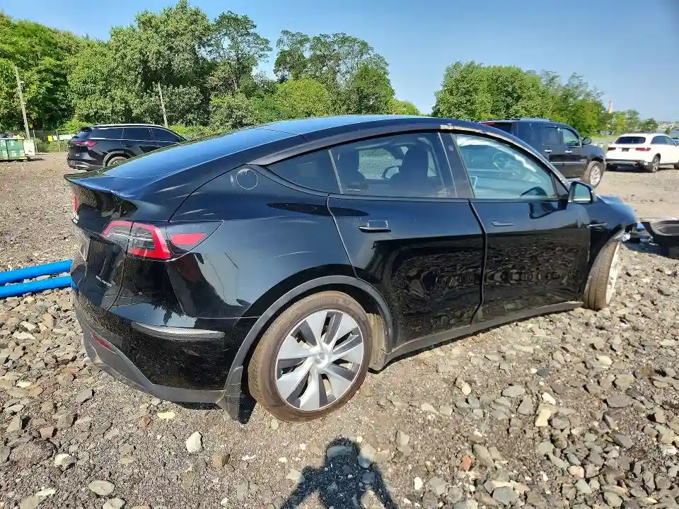 7SAYGDEE8PA174422 2023 TESLA MODEL Y-2