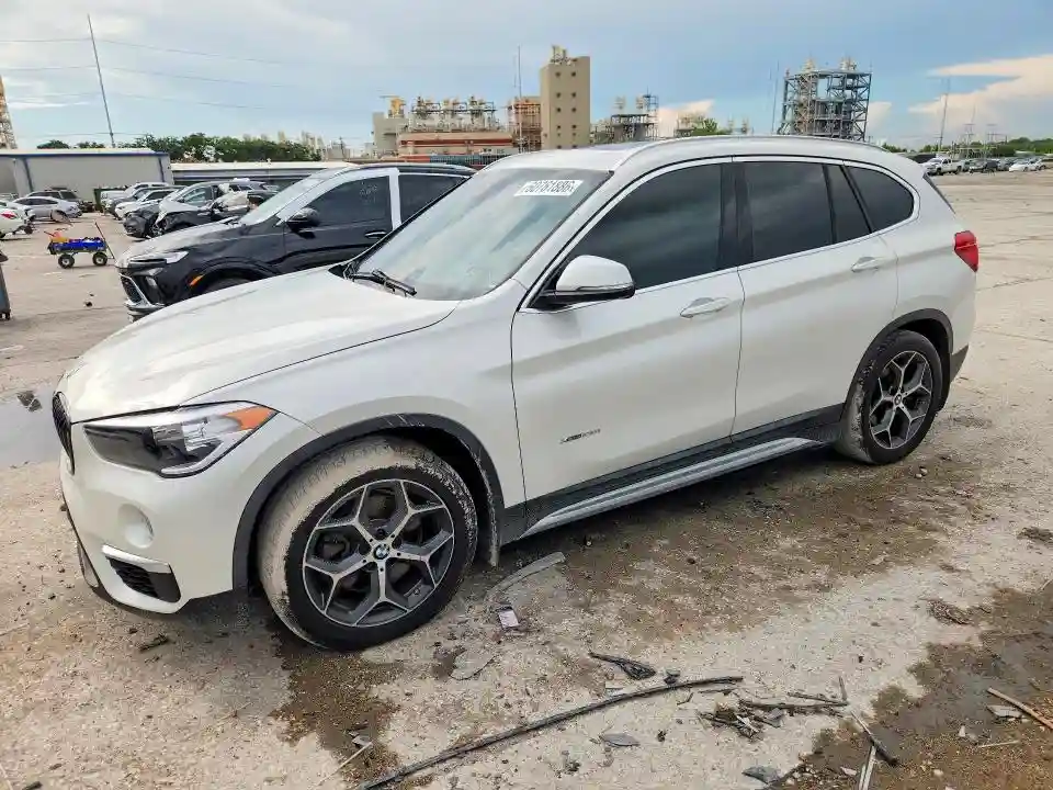 WBXHT3C34GP881095 2016 BMW X1-0