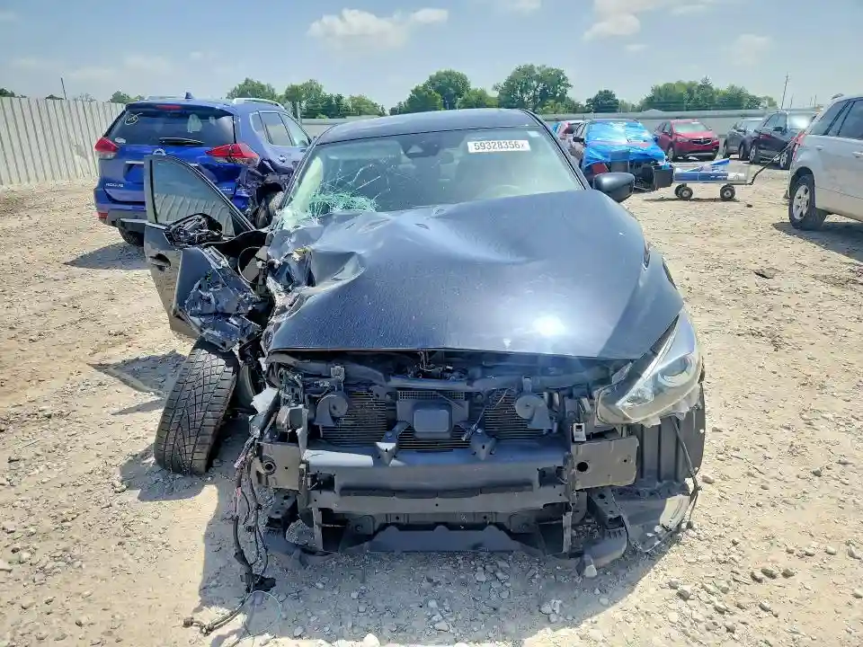 3MZBN1V79HM104076 2017 MAZDA 3-4