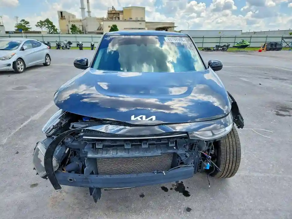 KNDJ33AU9N7153683 2022 KIA SOUL-4