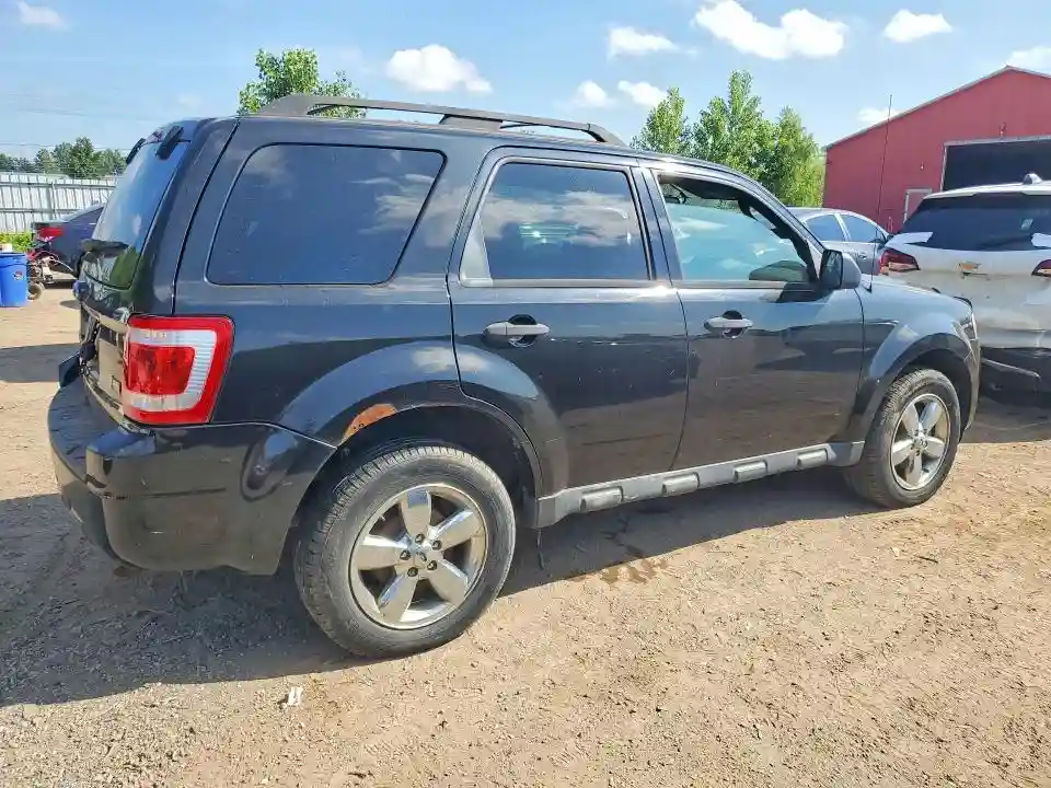 1FMCU9DG9BKB68820 2011 FORD ESCAPE-2