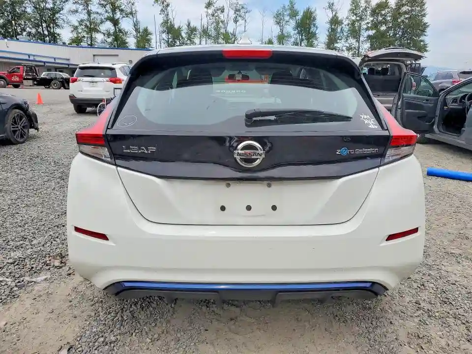 1N4AZ1CP6JC304920 2018 NISSAN LEAF-5