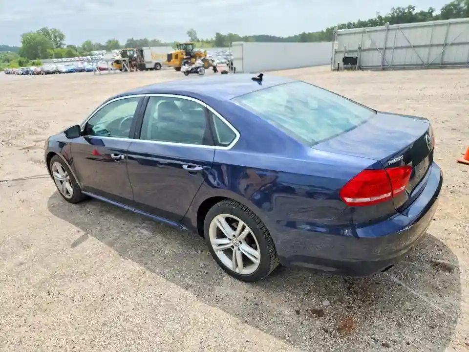 1VWBT7A34EC077734 2014 VOLKSWAGEN PASSAT-1