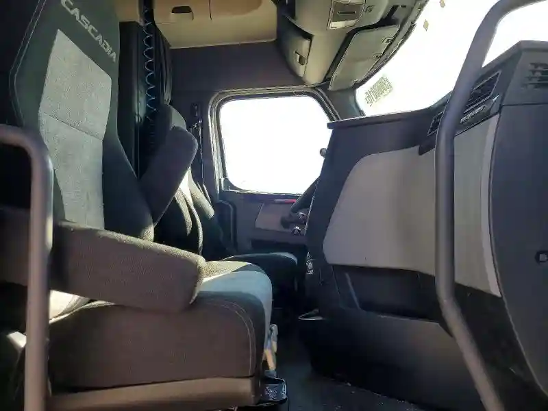 3AKJHHDR5JSJR3425 2018 FREIGHTLINER ALL OTHER-4