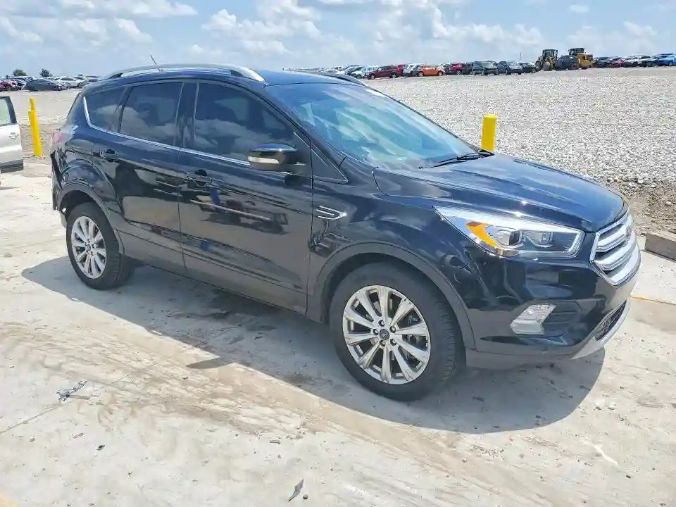 1FMCU9J9XJUA82053 2018 FORD ESCAPE-3