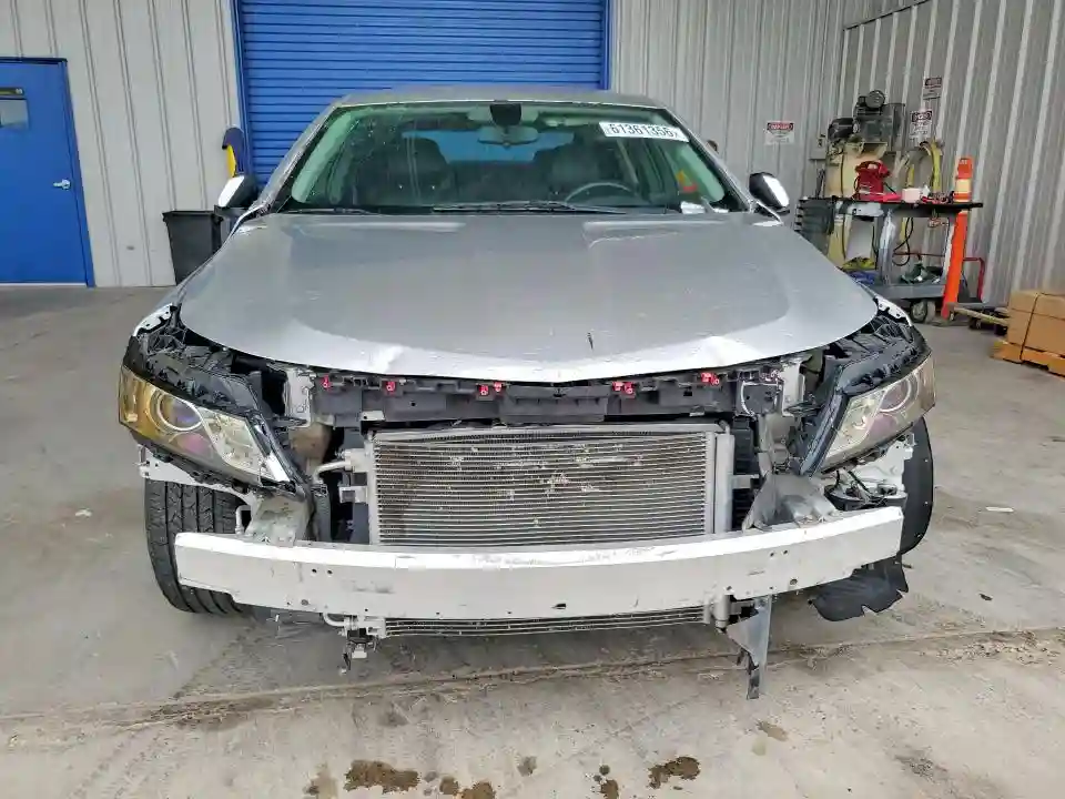 2G1105S32J9103882 2018 CHEVROLET IMPALA-4