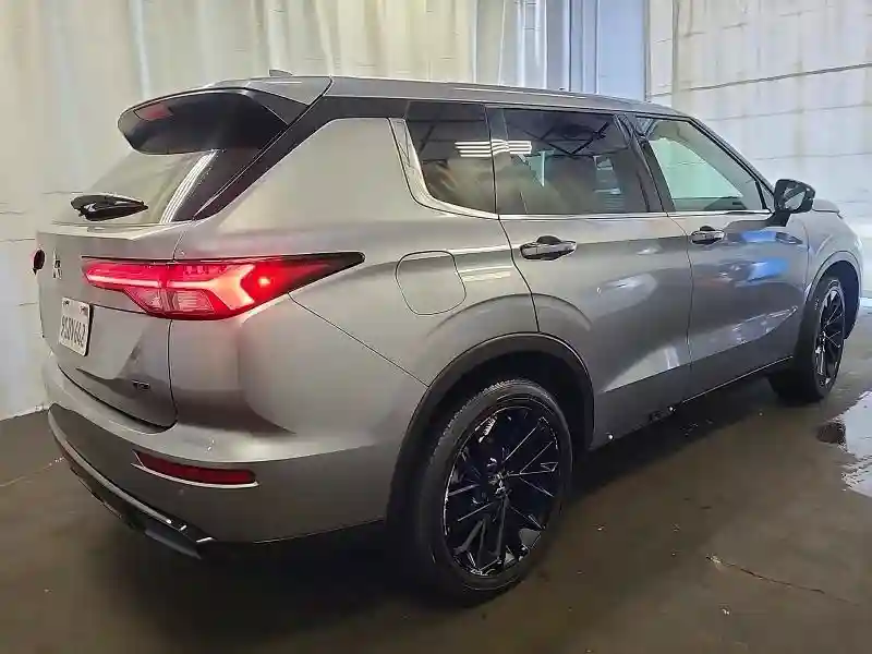 JA4J3UA88PZ030659 2023 MITSUBISHI OUTLANDER-3