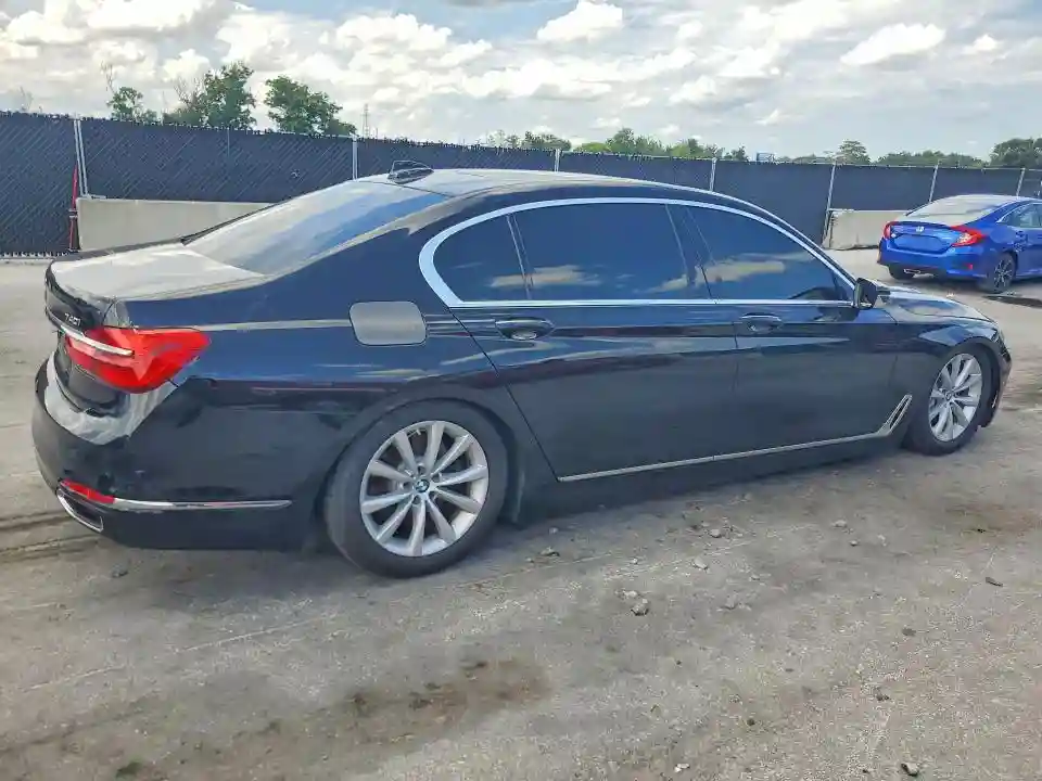 WBA7E4C50JGV23989 2018 BMW 7 SERIES-2