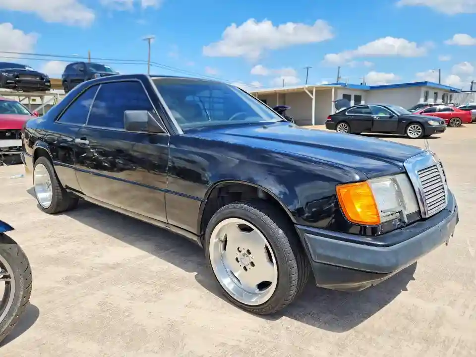 WDBEA50D6JA810603 1988 MERCEDES-BENZ 300-CLASS-3