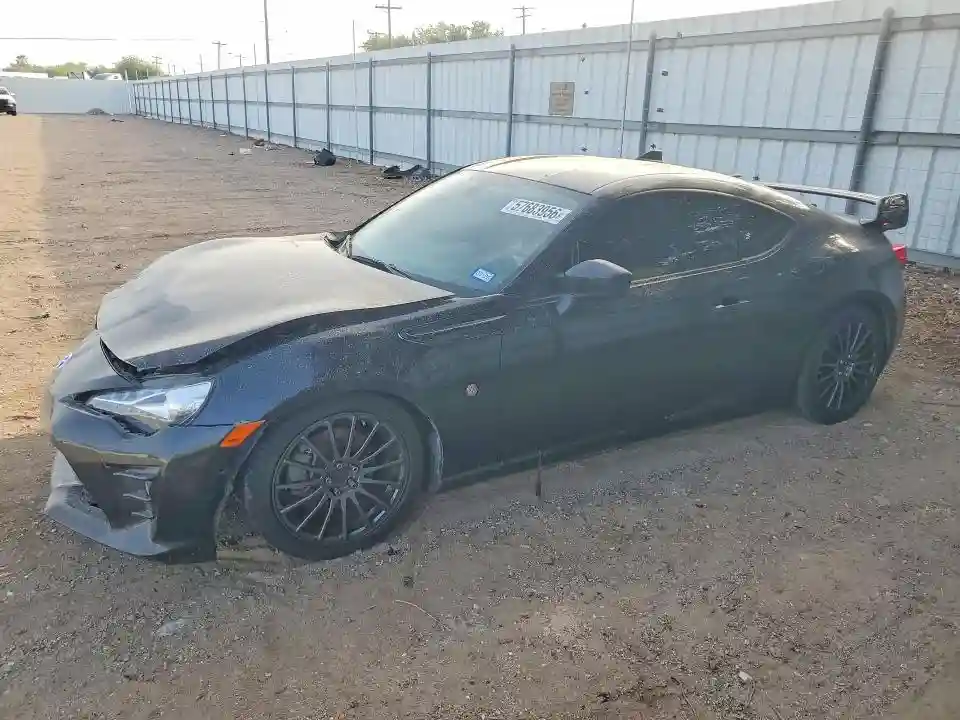 JF1ZNAE16J9701001 2018 TOYOTA 86-0