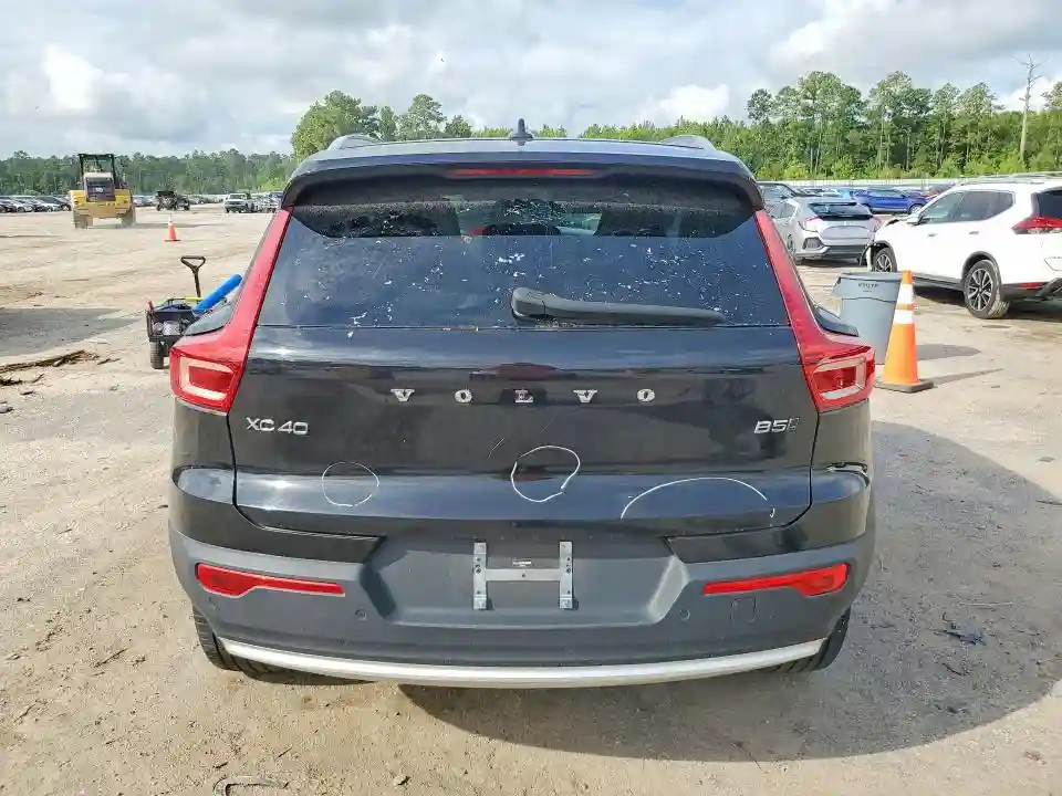 YV4L12UE2S2486066 2025 VOLVO XC40-5