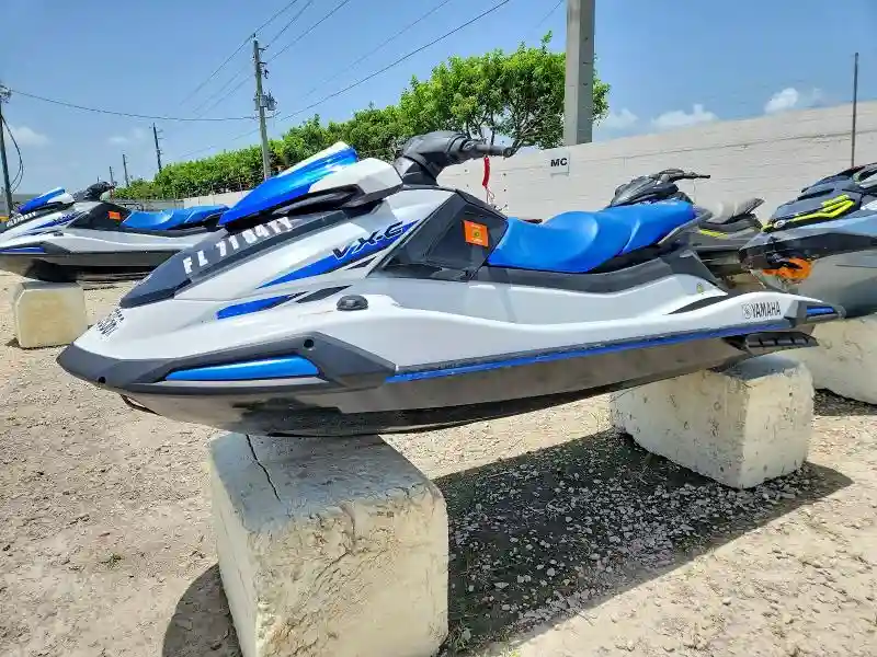YAMA2301D424 2024 YAM VX LIMITED-1