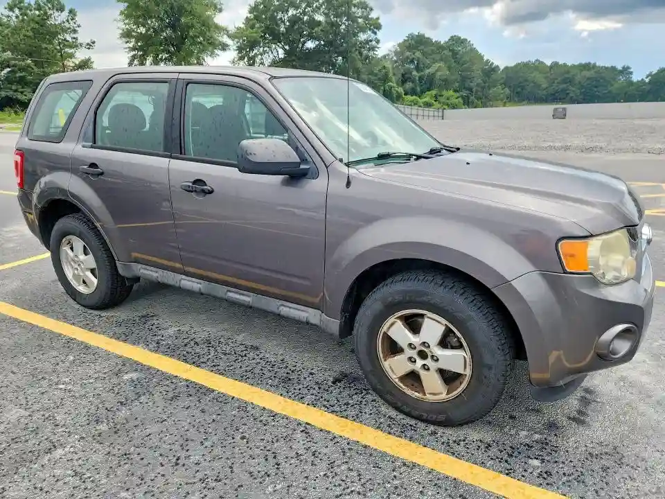 1FMCU9C7XBKA32035 2011 FORD ESCAPE-3