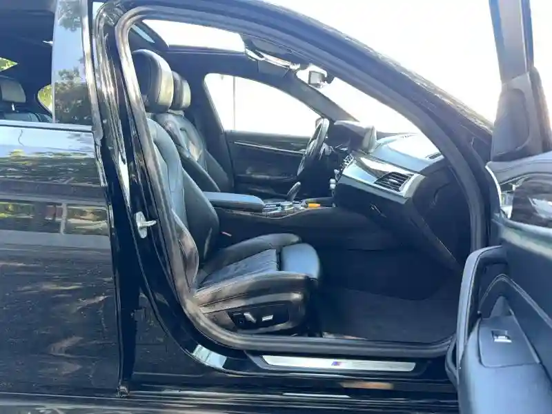 WBAJS1C05LWW82727 2020 BMW 5 SERIES-4