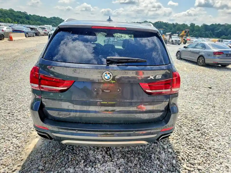 5UXKT0C58J0V98233 2018 BMW X5-5