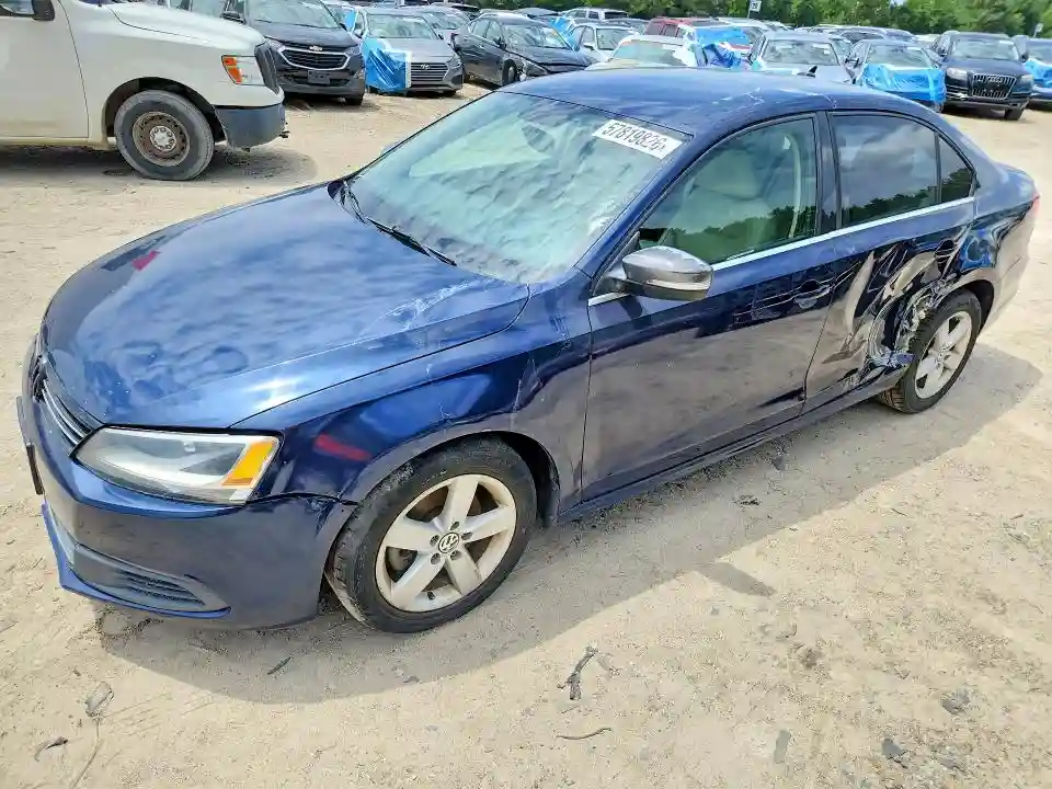 3VWLL7AJ5DM384524 2013 VOLKSWAGEN JETTA-0