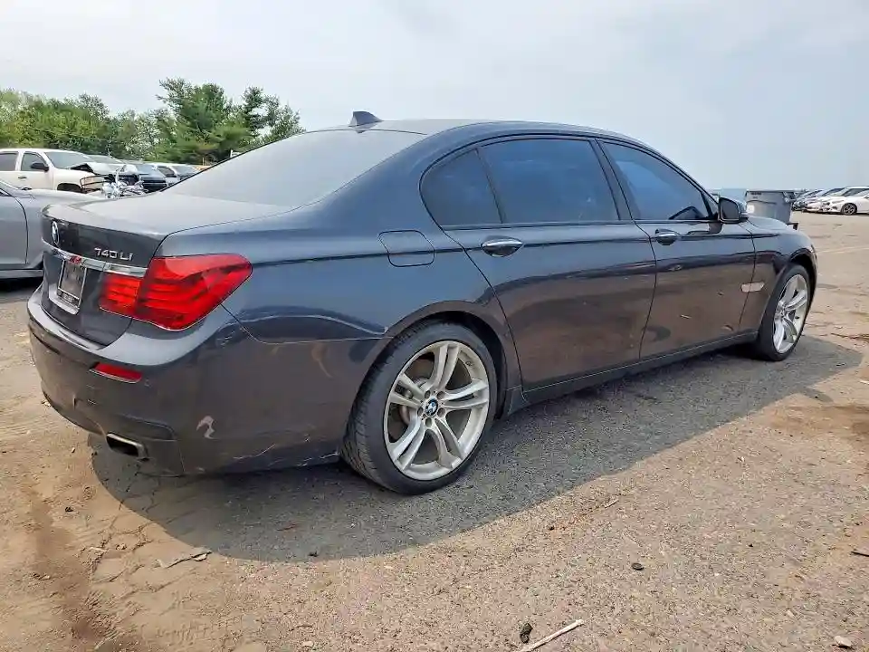 WBAYE4C58DD136987 2013 BMW 7 SERIES-2
