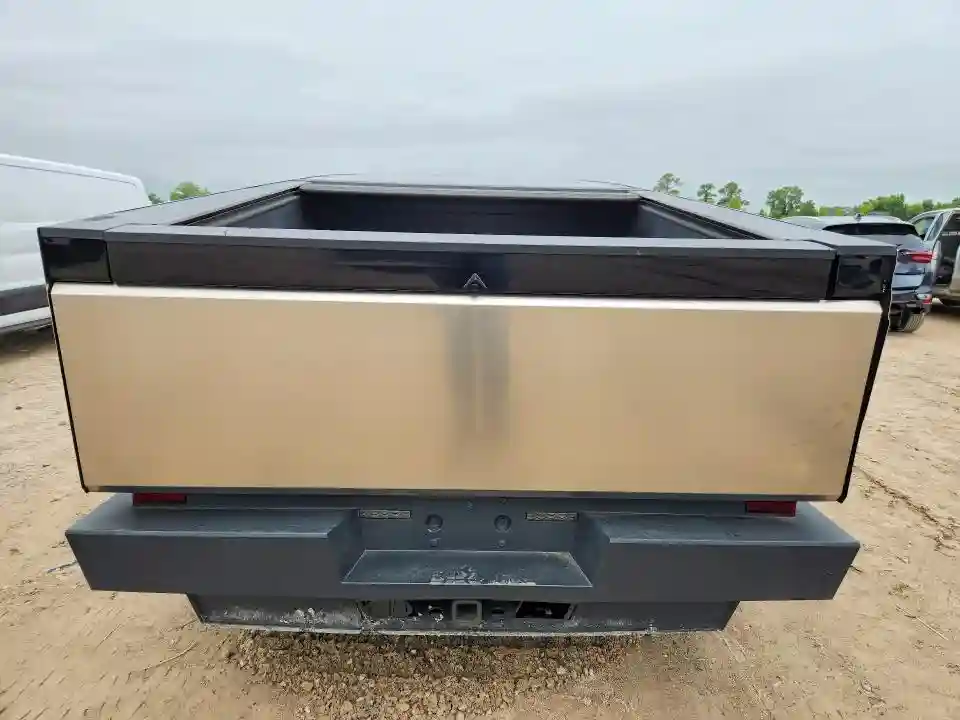 7G2CEHEE7RA019624 2024 TESLA CYBERTRUCK-5