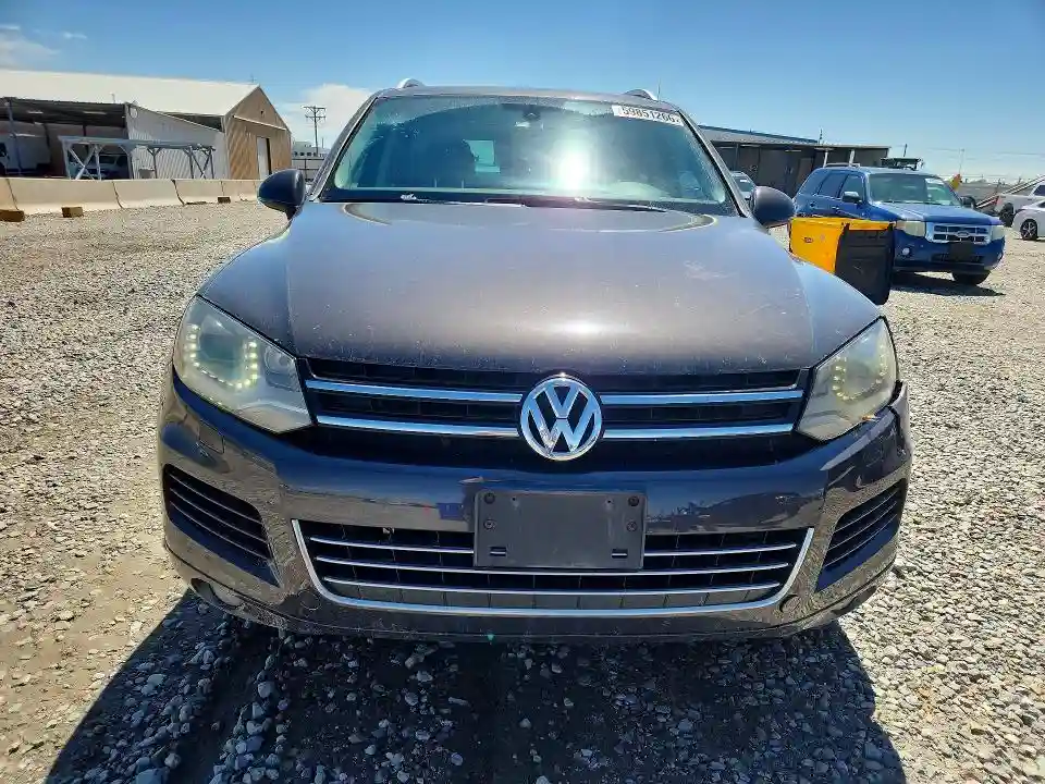 WVGFK9BP0BD003295 2011 VOLKSWAGEN TOUAREG-4