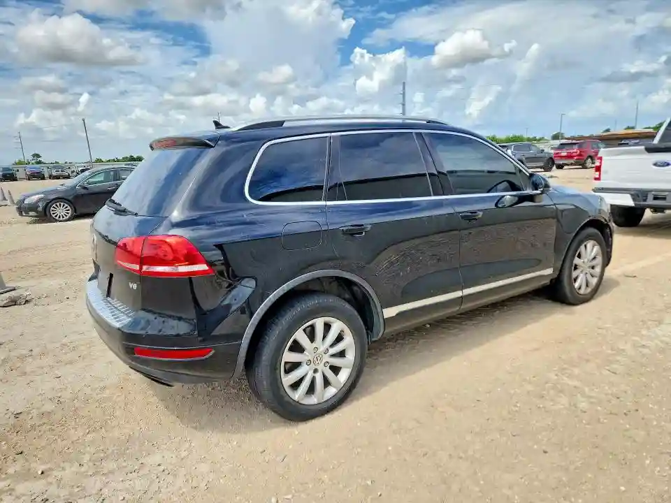 WVGEF9BP3CD009478 2012 VOLKSWAGEN TOUAREG-2