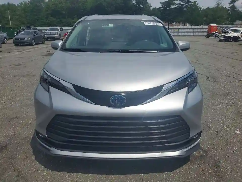 5TDYRKEC2SS228752 2025 TOYOTA SIENNA-4